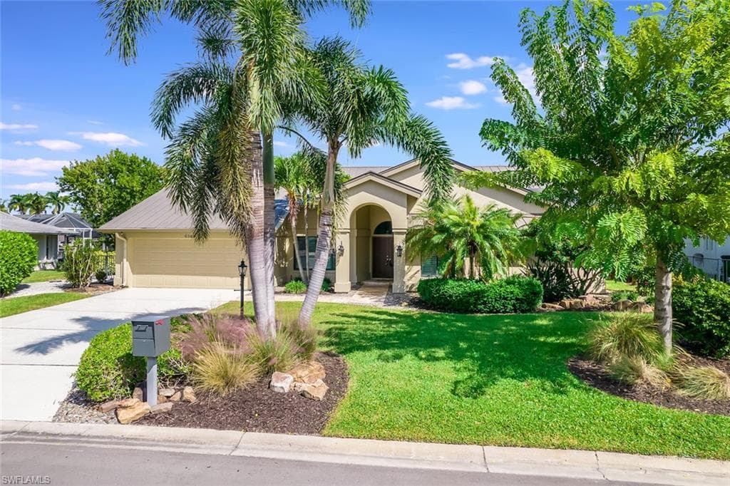 6569 Sandspur LN FORT MYERS, FL 33919