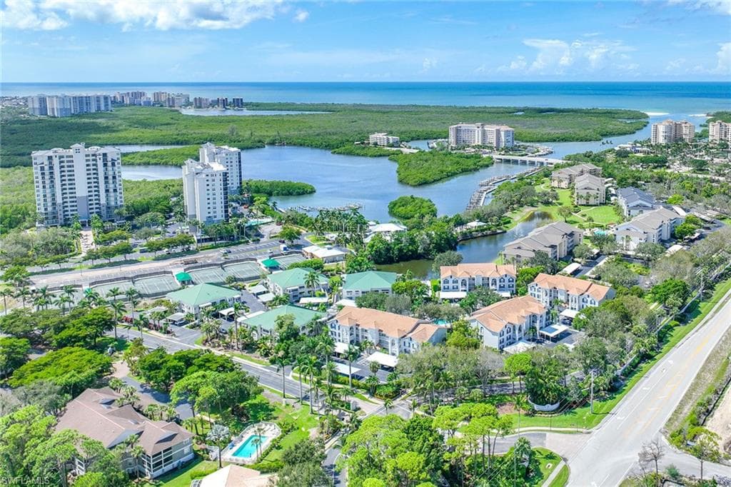 575 Club Side DR 4-302 NAPLES, FL 34110