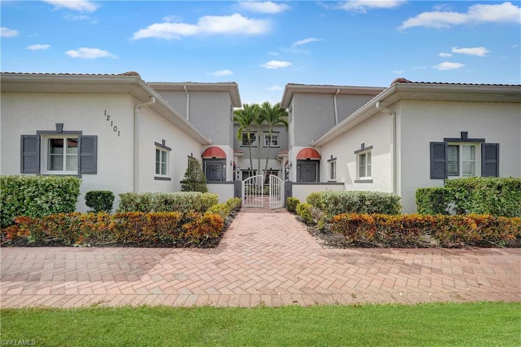 12101 Santaluz DR 202 FORT MYERS, FL 33913