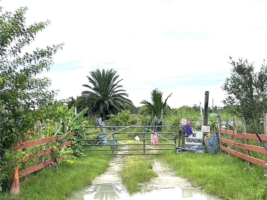 3002 Case RD LABELLE, FL 33935