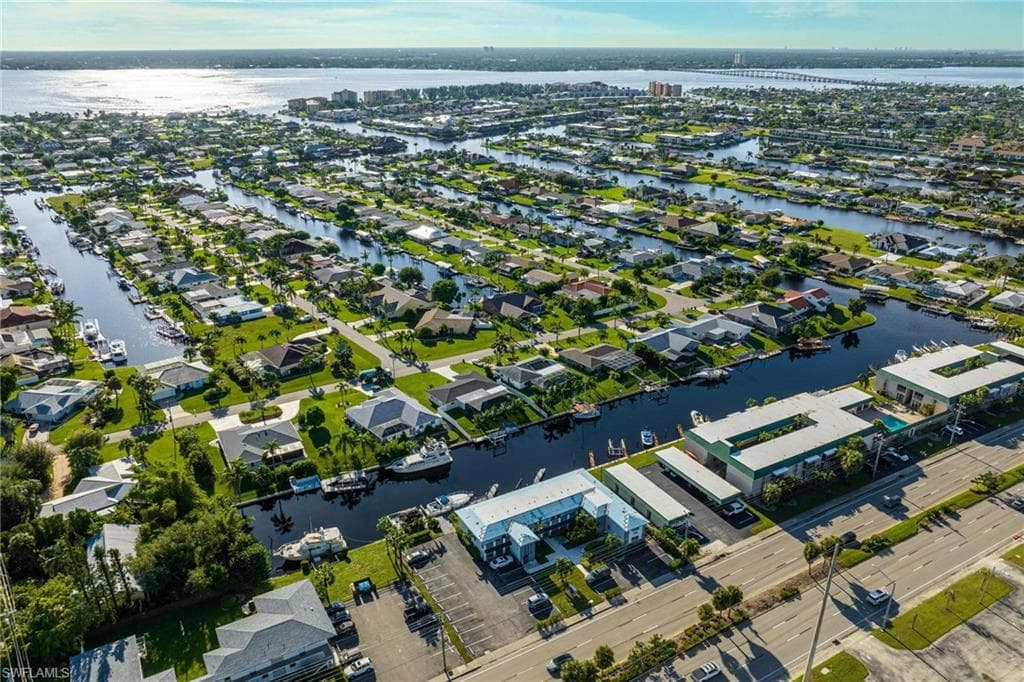 3820 SE 16th PL CAPE CORAL, FL 33904