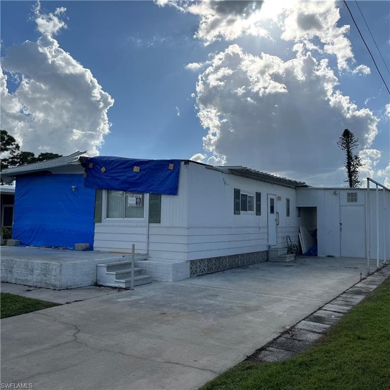 546 Freedom ST NORTH FORT MYERS, FL 33917