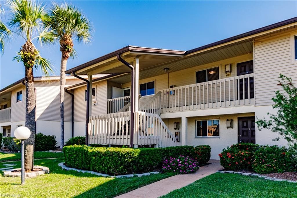 5705 Foxlake DR 10 NORTH FORT MYERS, FL 33917