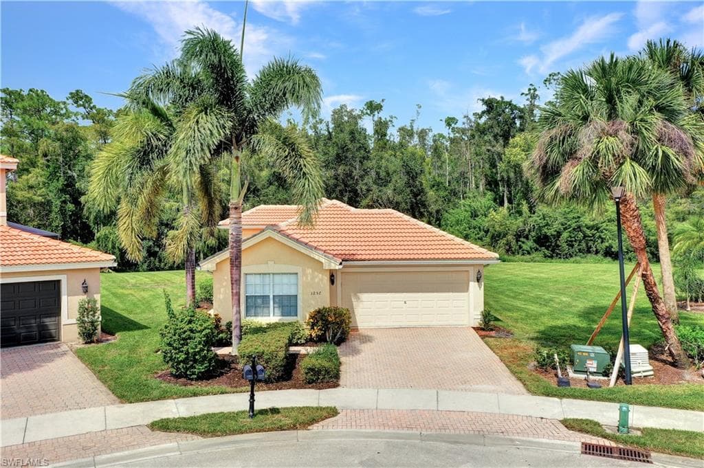 1257 Barrigona CT NAPLES, FL 34119