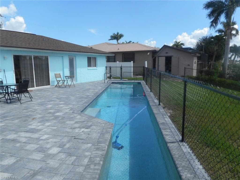 1624 15th TER CAPE CORAL, FL 33990
