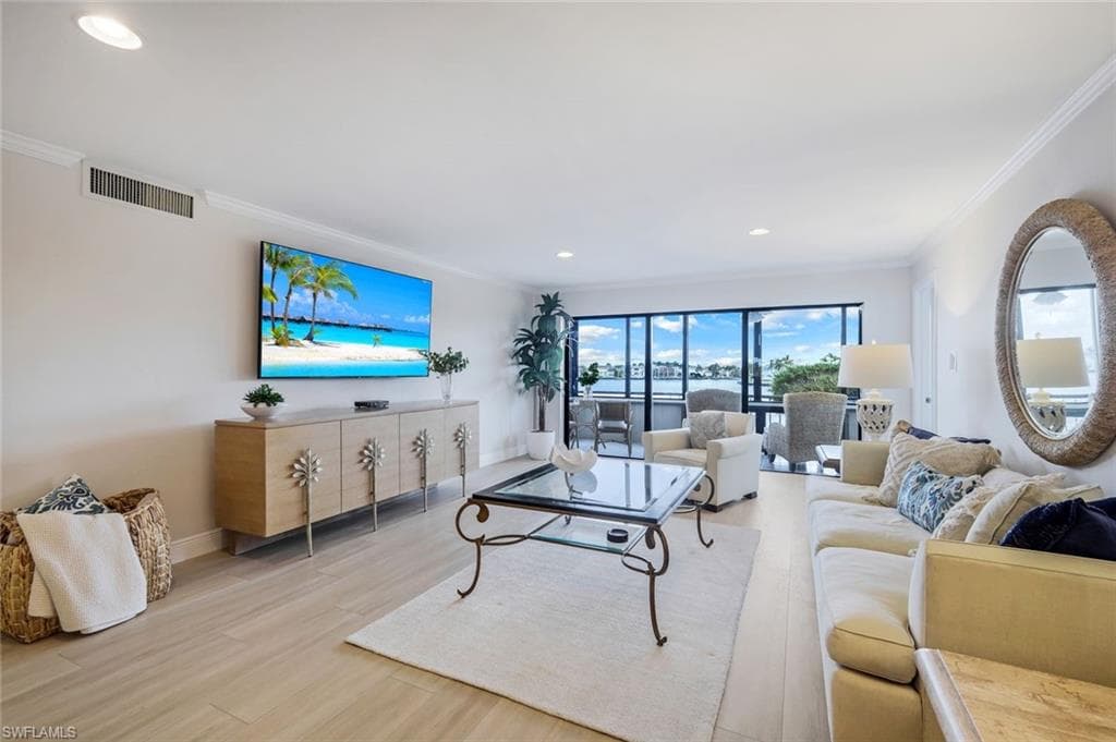 3430 Gulf Shore BLVD N 2E NAPLES, FL 34103