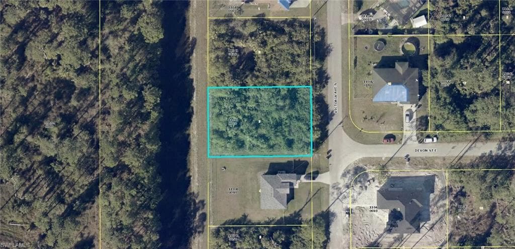 214 Victoria AVE S LEHIGH ACRES, FL 33974