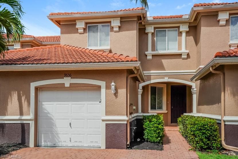 9656 Roundstone CIR FORT MYERS, FL 33967