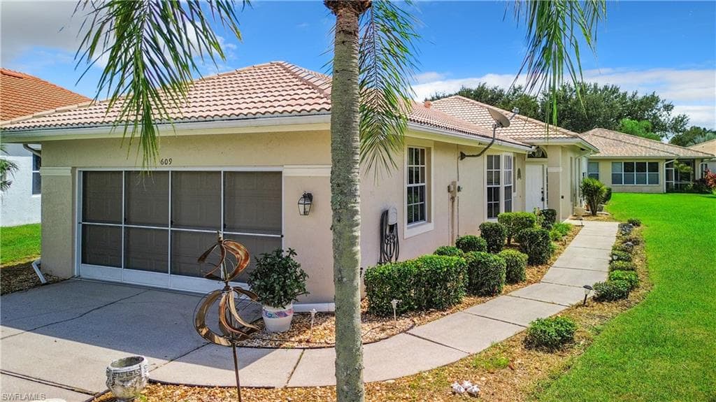 609 Aston Lake CT LEHIGH ACRES, FL 33974