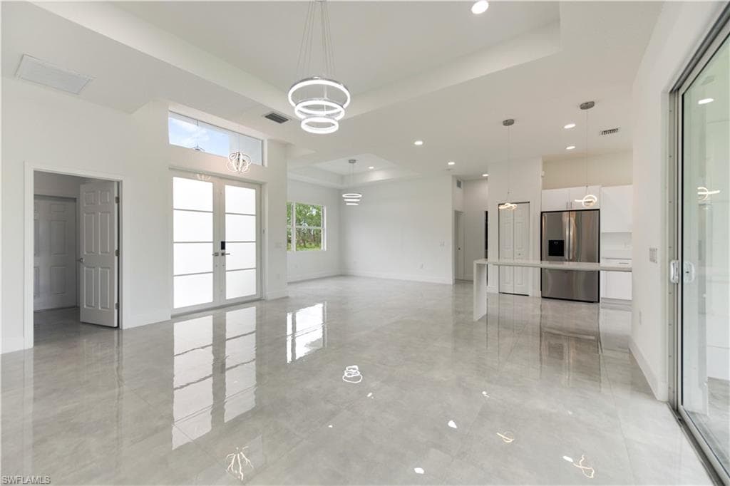 813 Andover AVE S LEHIGH ACRES, FL 33974