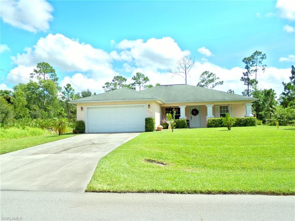 920 Robert AVE LEHIGH ACRES, FL 33936