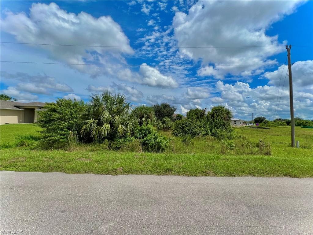 427 Petite AVE LEHIGH ACRES, FL 33974