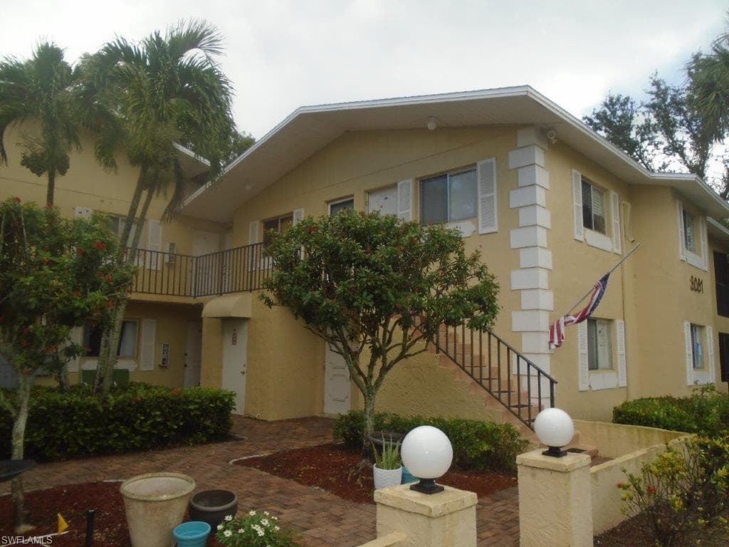 8061 Country RD 105 FORT MYERS, FL 33919