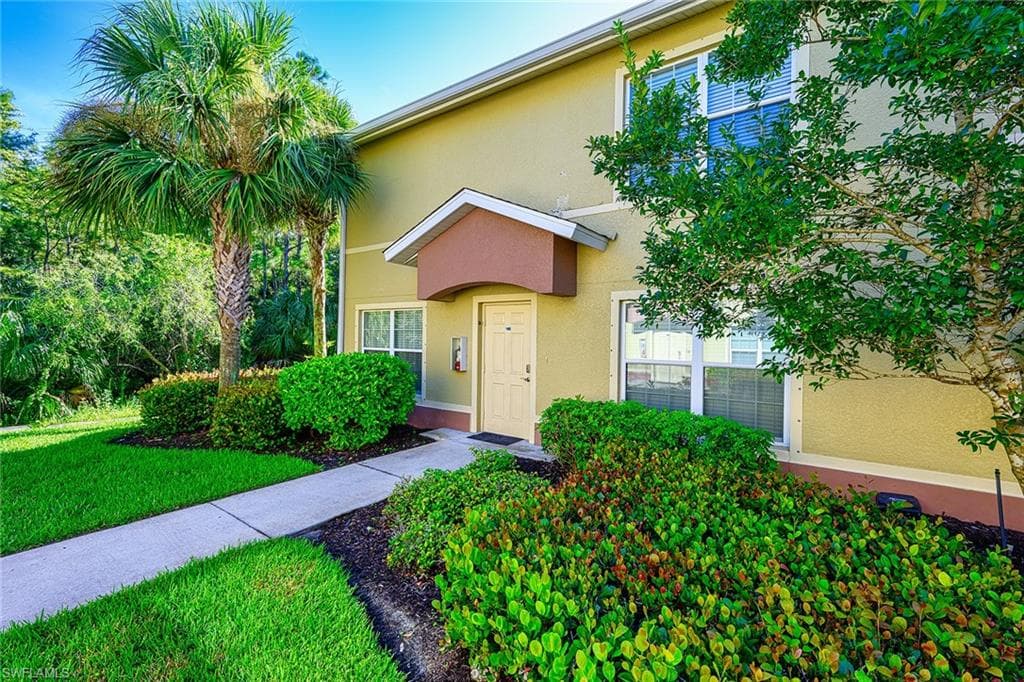 9072 Gervais CIR 301 NAPLES, FL 34120