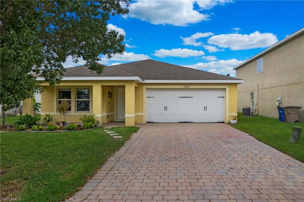 10420 Canal Brook LN LEHIGH ACRES, FL 33936