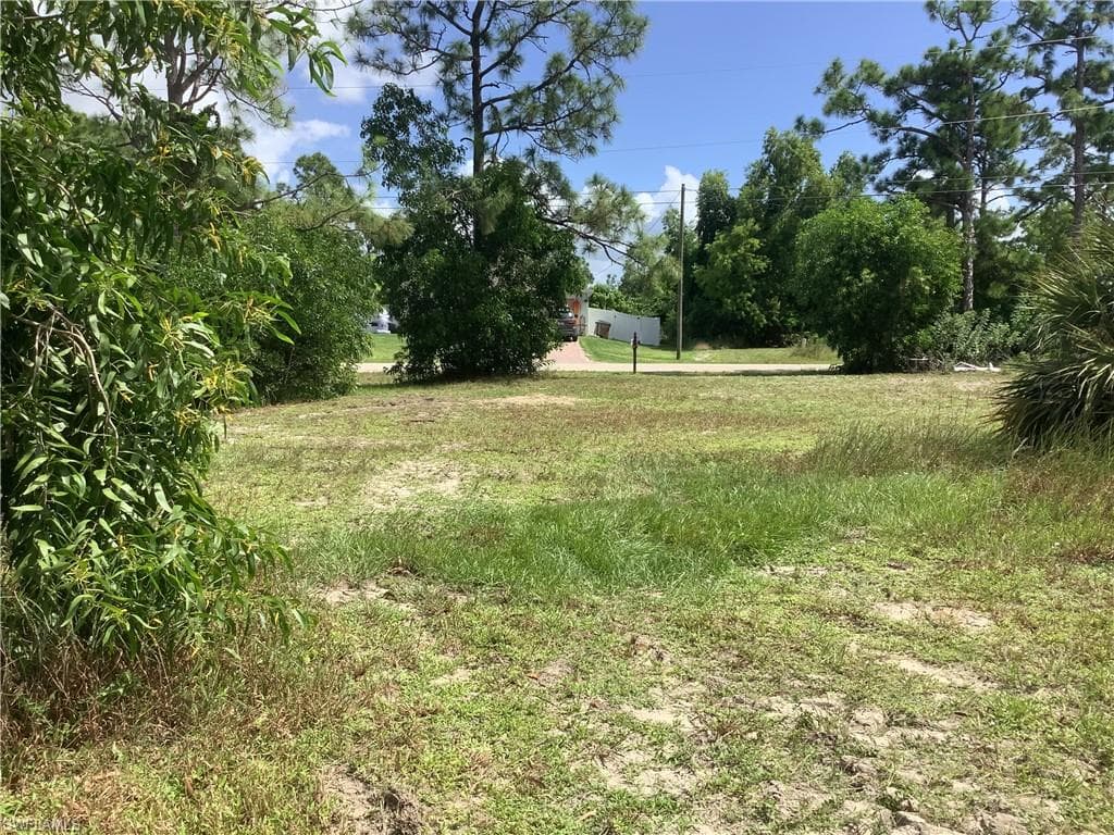 4042 NE 10th PL CAPE CORAL, FL 33909