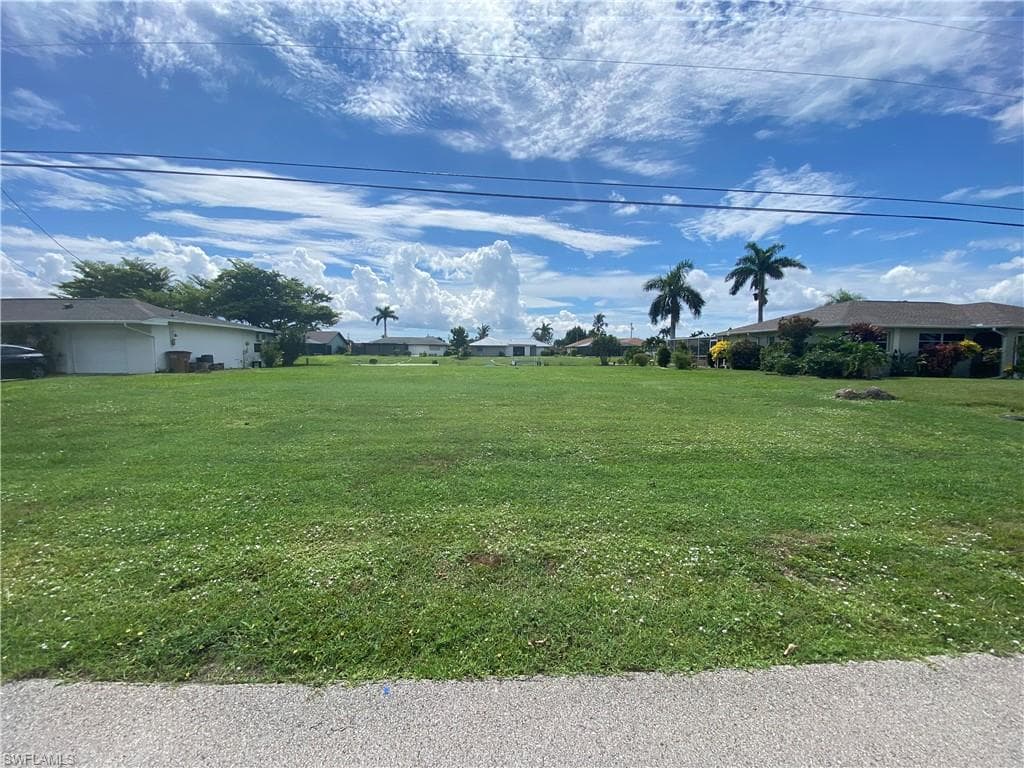 1406 Shelby PKWY CAPE CORAL, FL 33904