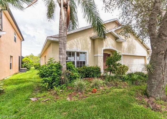 8981 Falcon Pointe LOOP FORT MYERS, FL 33912