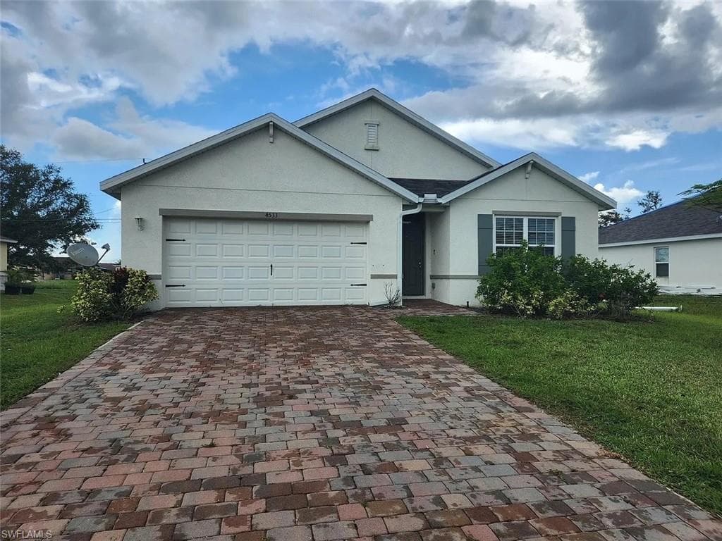 4533 SW 9th PL CAPE CORAL, FL 33914
