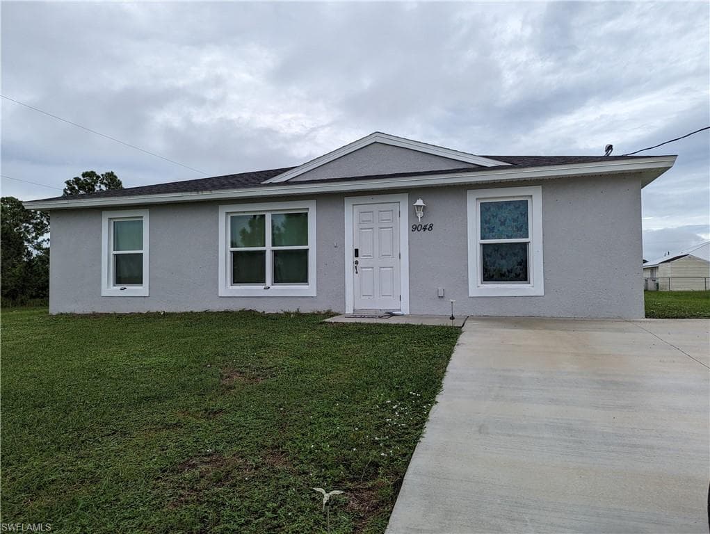 9048 E BROAD CIR LABELLE, FL 33935