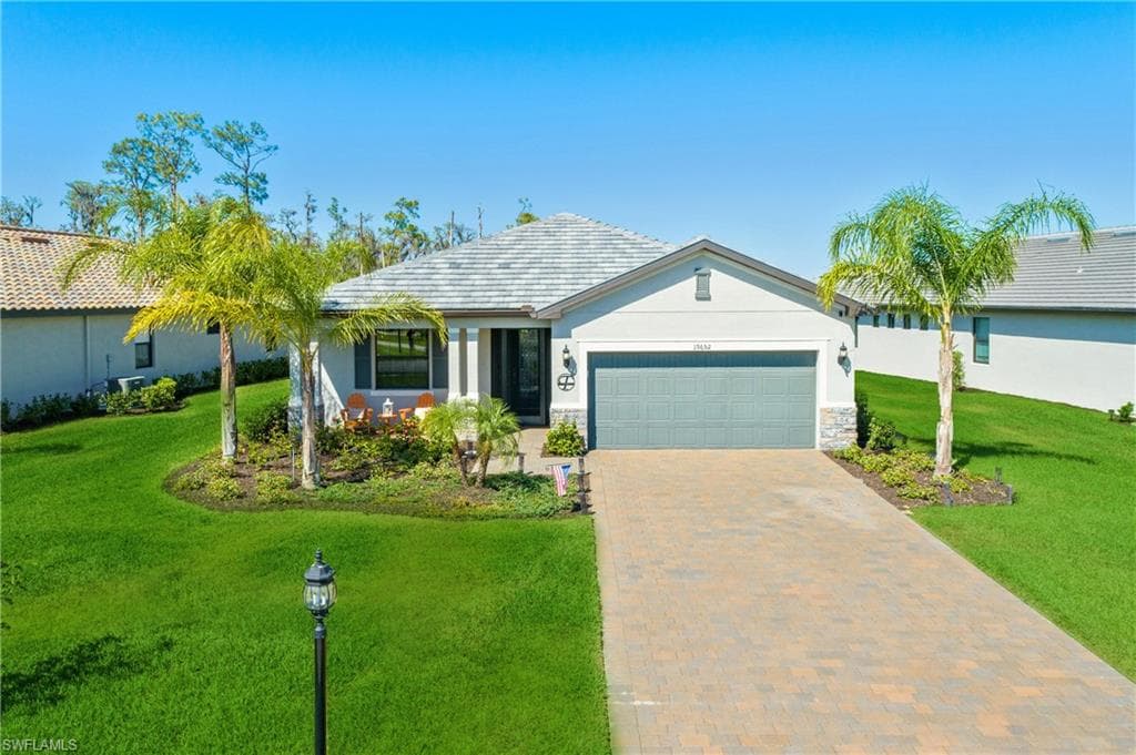 19652 Beechcrest PL ESTERO, FL 33928
