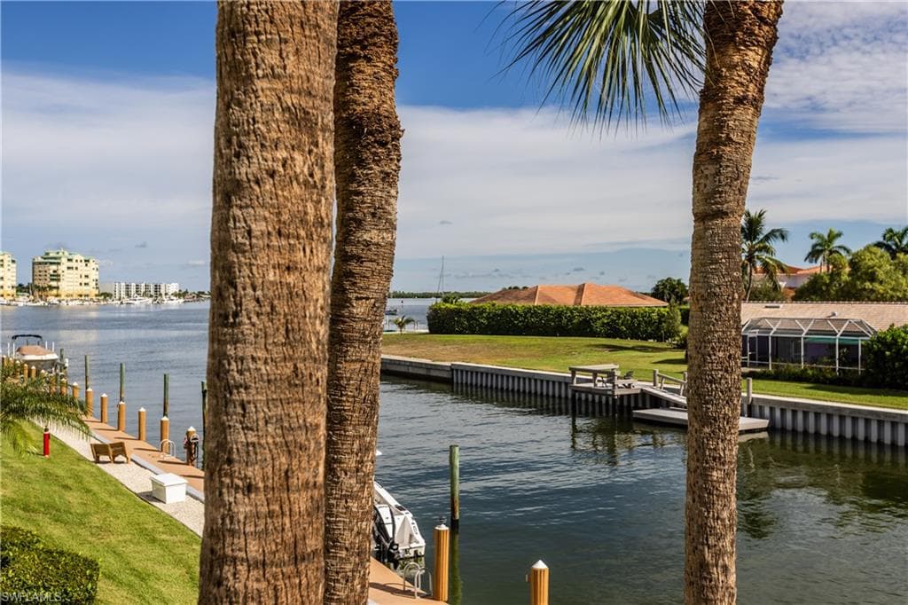991 Barfield DR 201 MARCO ISLAND, FL 34145