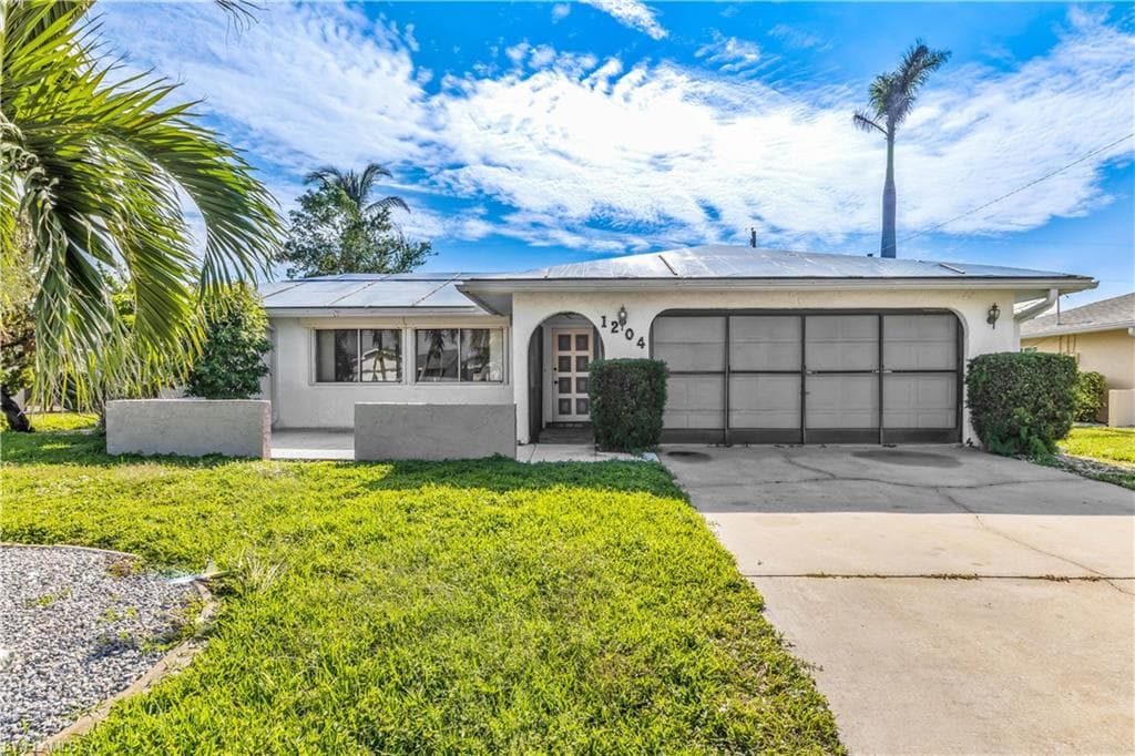 1204 SE 35th TER CAPE CORAL, FL 33904