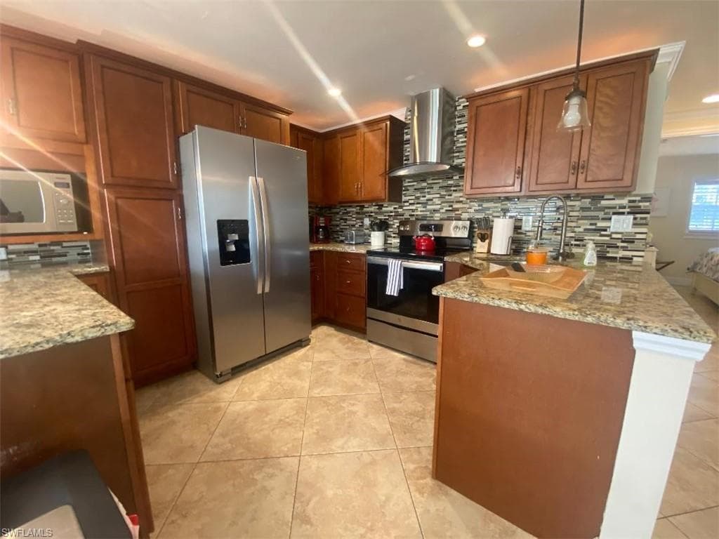 759 92nd AVE N NAPLES, FL 34108