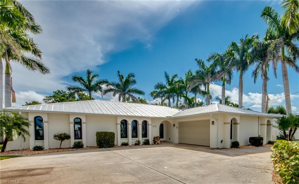 5723 Flamingo DR CAPE CORAL, FL 33904