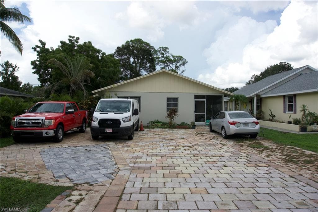 10281/283 Carolina ST BONITA SPRINGS, FL 34135