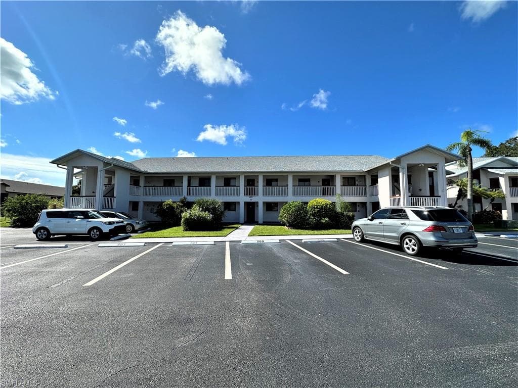 2231 E 5th ST 106 LEHIGH ACRES, FL 33936