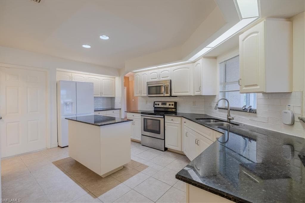 2918 11th ST SW LEHIGH ACRES, FL 33976