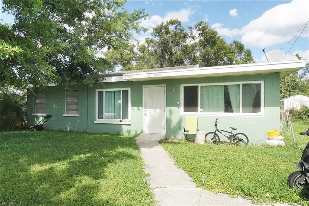 94 Vine ST NORTH FORT MYERS, FL 33917