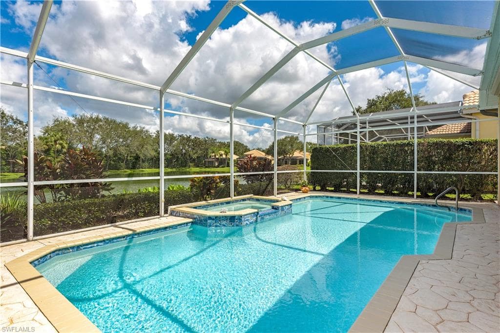 1905 Timarron WAY NAPLES, FL 34109