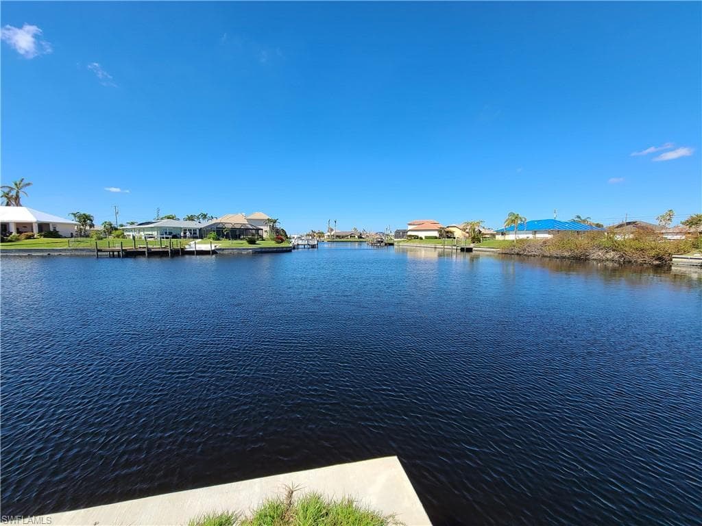 2637 SW 39th ST CAPE CORAL, FL 33914