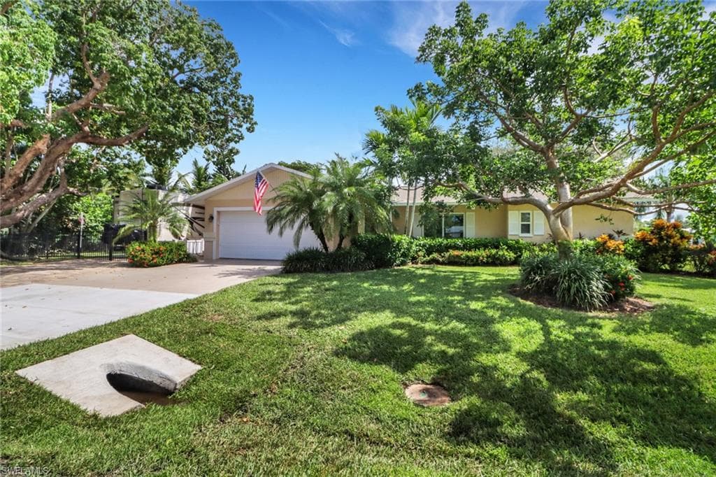 28391 Meadowlark LN BONITA SPRINGS, FL 34134