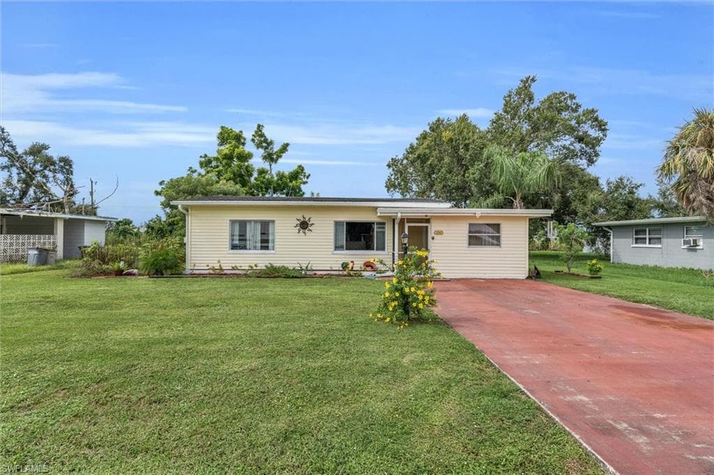 1241 Gramac DR NORTH FORT MYERS, FL 33917