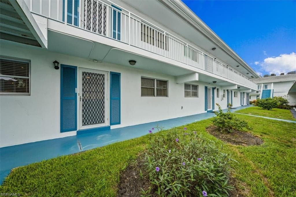 750 Mooring Line DR 112 NAPLES, FL 34102