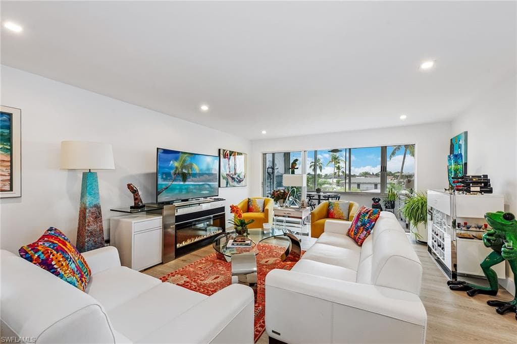 3410 Gulf Shore BLVD N 303 NAPLES, FL 34103