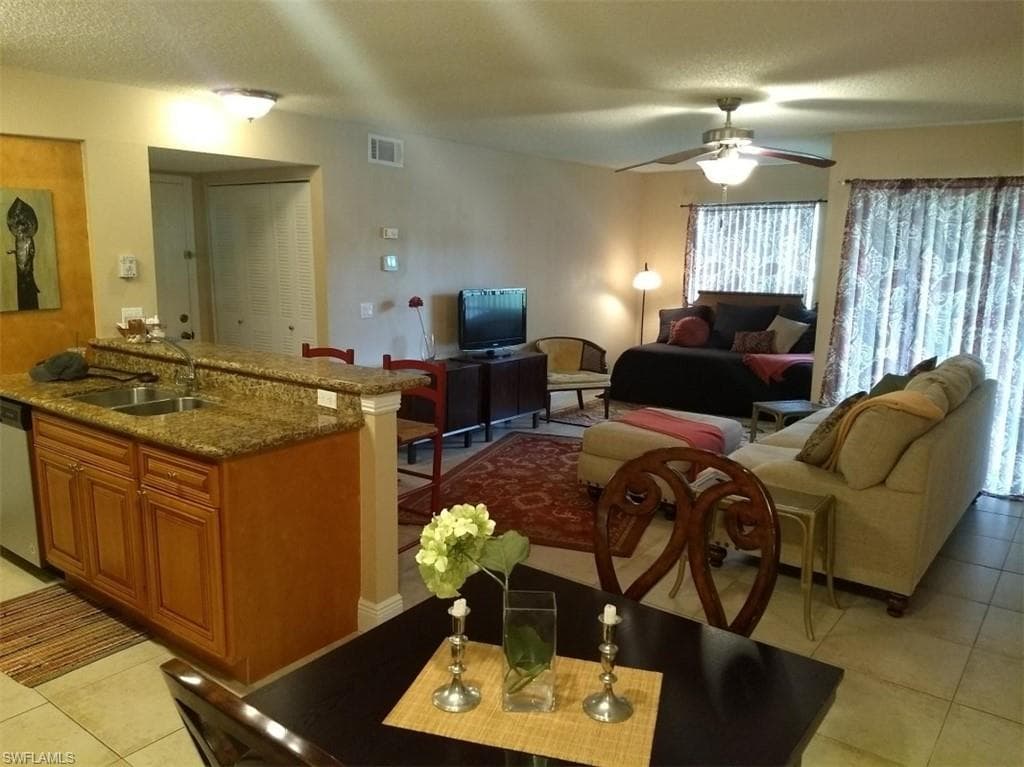2070 Arbour Walk CIR 3214 NAPLES, FL 34109
