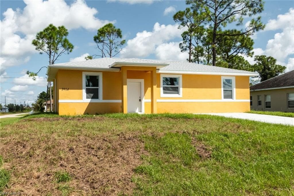 3914 29th ST SW LEHIGH ACRES, FL 33976