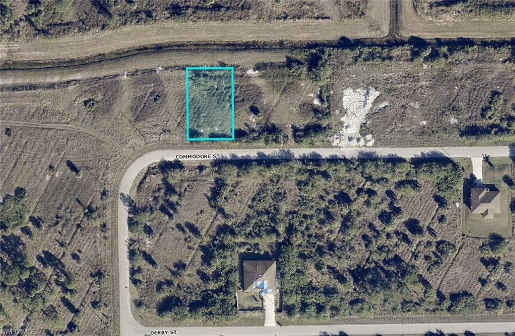 937 Commodore ST LEHIGH ACRES, FL 33974