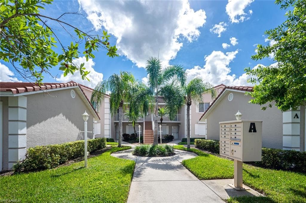 6700 Dennis CIR A-106 NAPLES, FL 34104