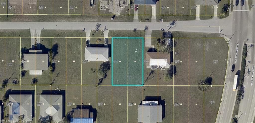 708 SE 9th ST CAPE CORAL, FL 33990