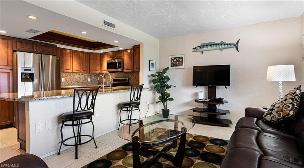 4906 Victoria DR 413 CAPE CORAL, FL 33904