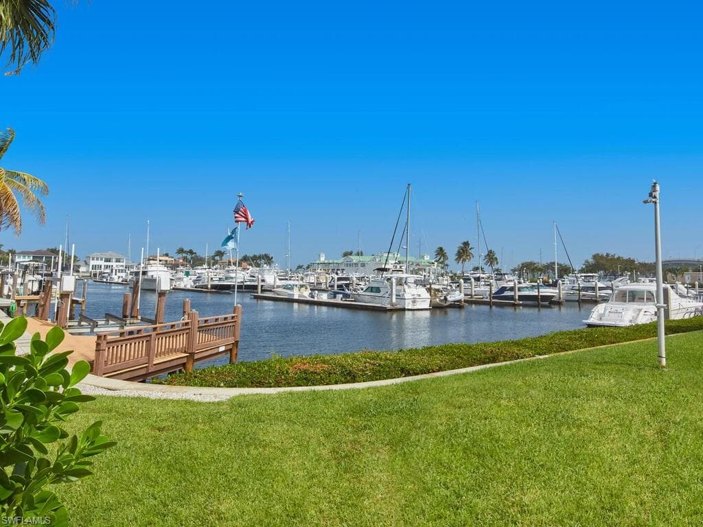 813 Buttonwood CT MARCO ISLAND, FL 34145