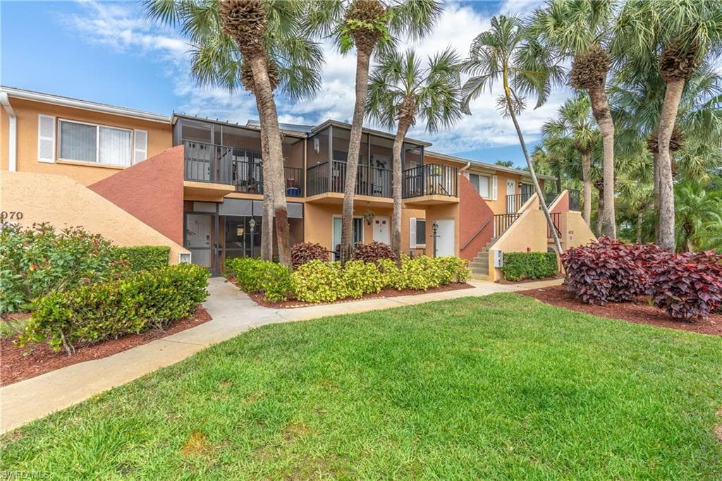 4070 Looking Glass LN 3105 NAPLES, FL 34112