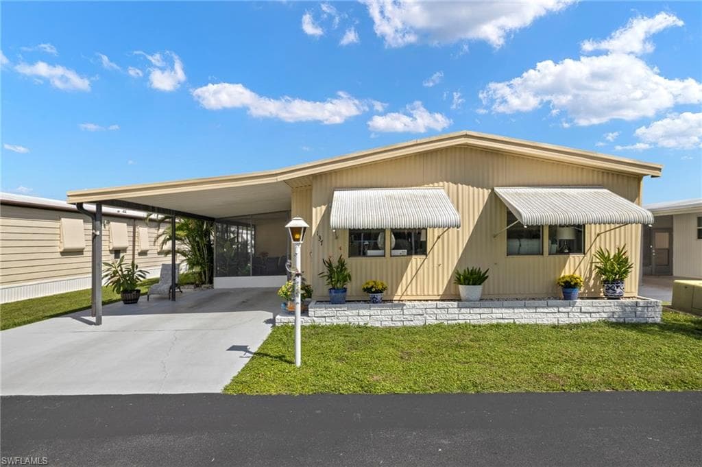 137 Kim DR NAPLES, FL 34104