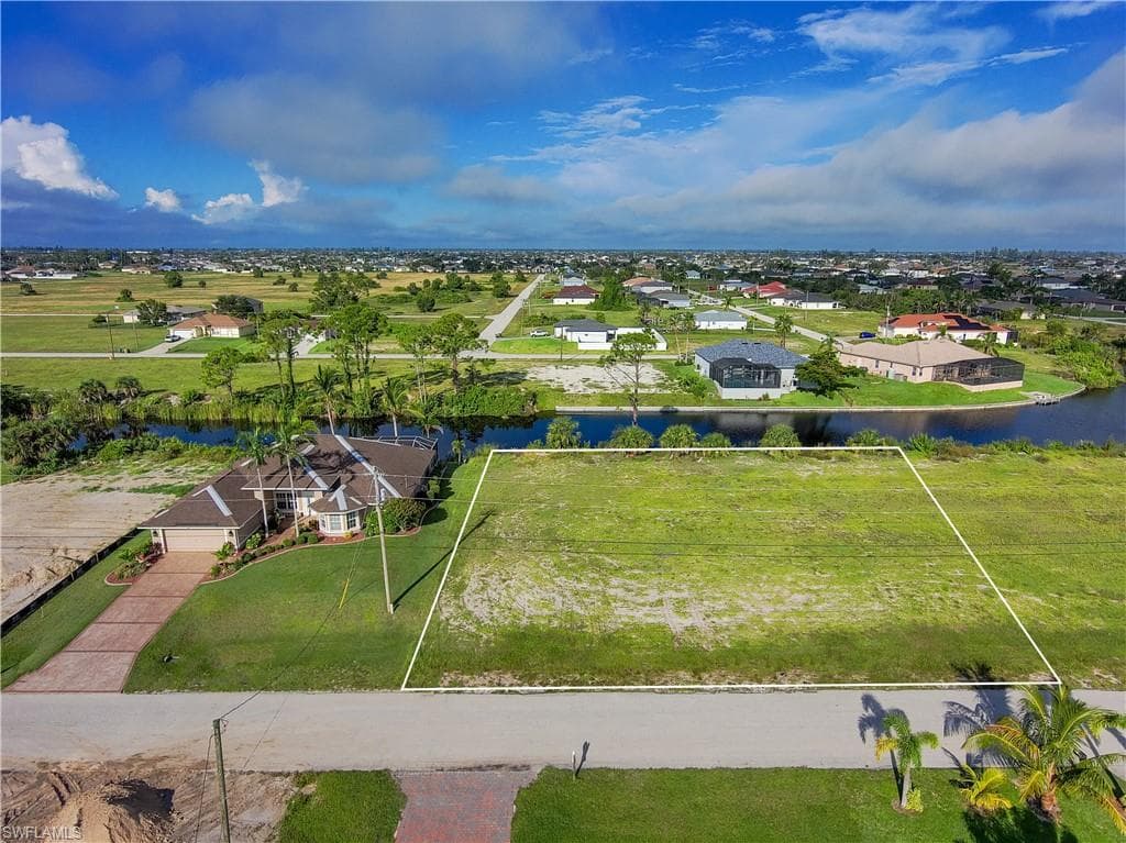 310 NW 18th PL CAPE CORAL, FL 33993