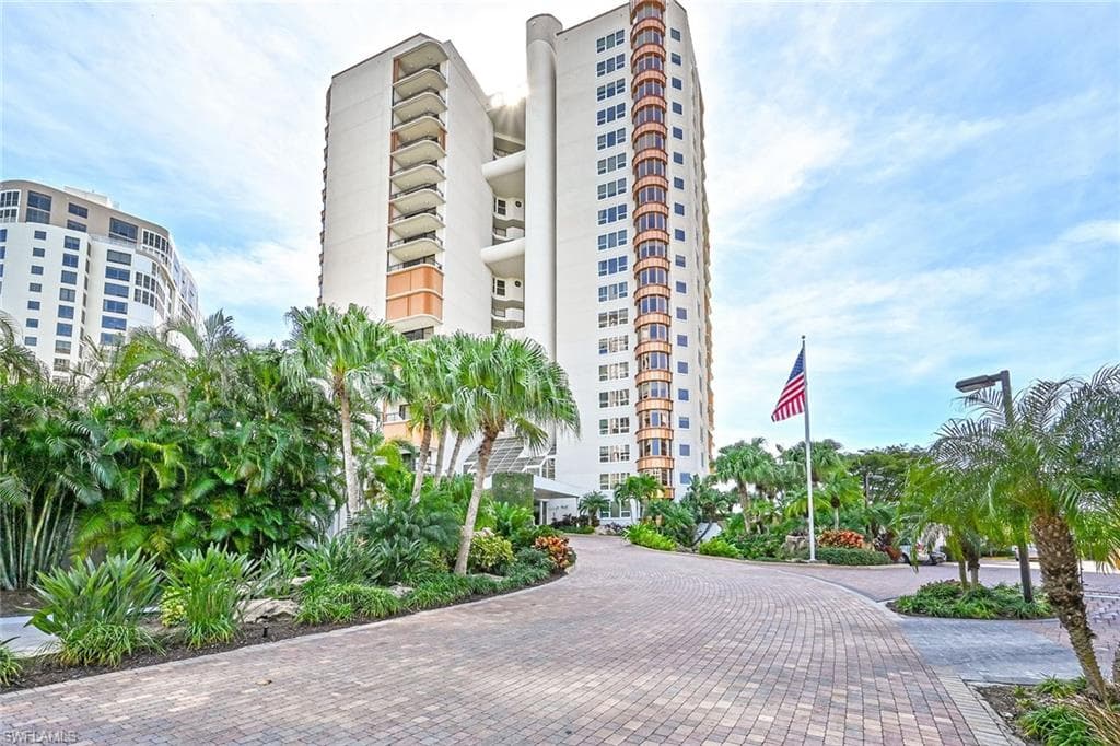 4251 Gulf Shore BLVD N 14B NAPLES, FL 34103